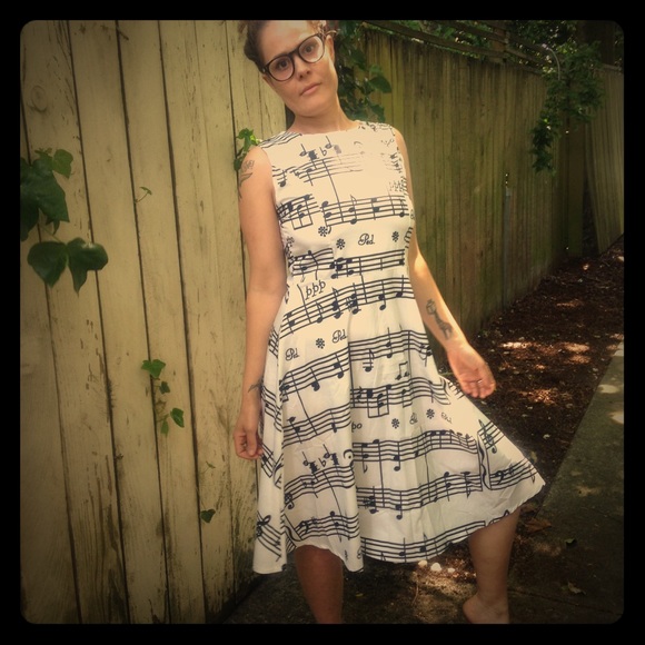 Retro Musical Print A-Line Party Flare Swing Sleeveless Black and White Dress - Picture 2 of 8